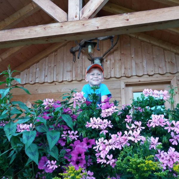 Gartenhaus mit Blumen beim Moserhof